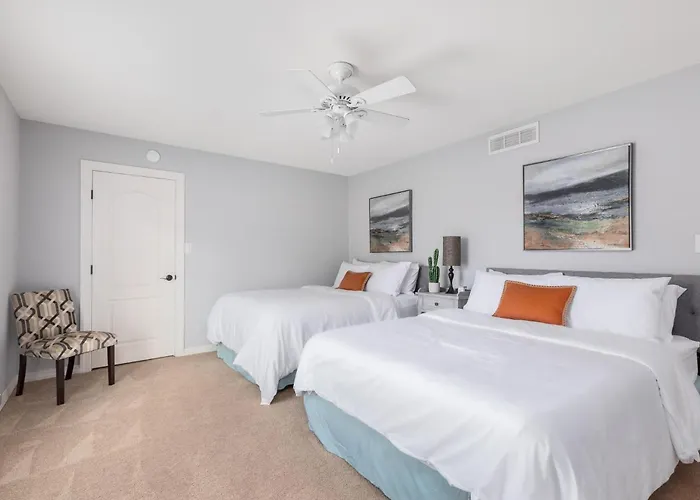 Holiday home Location, Heated Pool, Hot Tub, Game