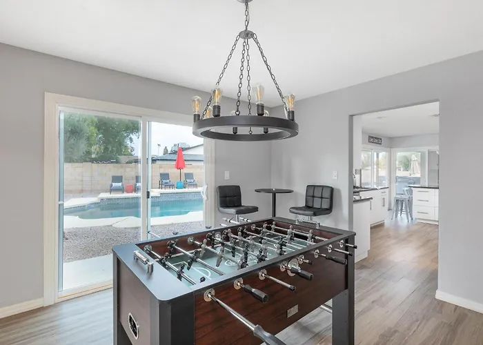 Holiday home Location, Heated Pool, Hot Tub, Game