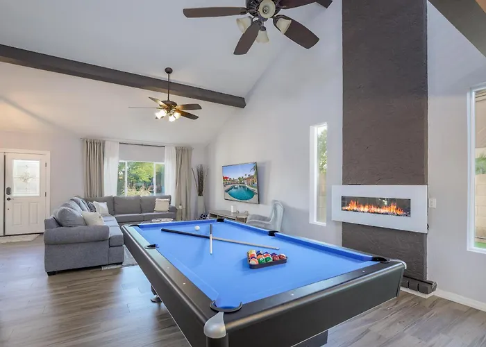 Location, Heated Pool, Hot Tub, Game Phoenix
